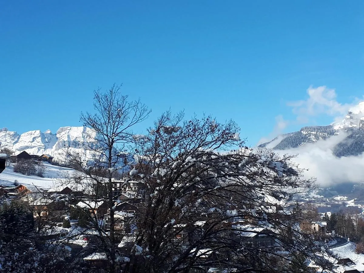 Vue Magnifique: Duplex Ski Retreat with Garage and Wi-Fi Saint-Gervais-les-Bains 0*,  France